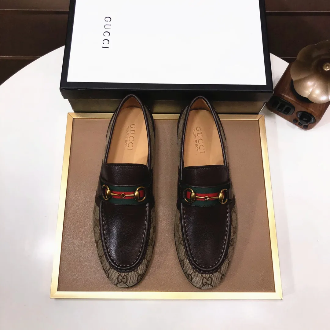 Men's shoes 💰600💰 Brand: GUCCI (Gucci) Standard size: Men's size 38/44 (45 can be customized) Grade: Same as the official website Original quality Material: Original cowhide Water-dyed cowhide lining Original rubber outsole Style category: Men's fashionable casual leather shoes Distinguished big-name luxury elements Top luxury Color: Actual picture